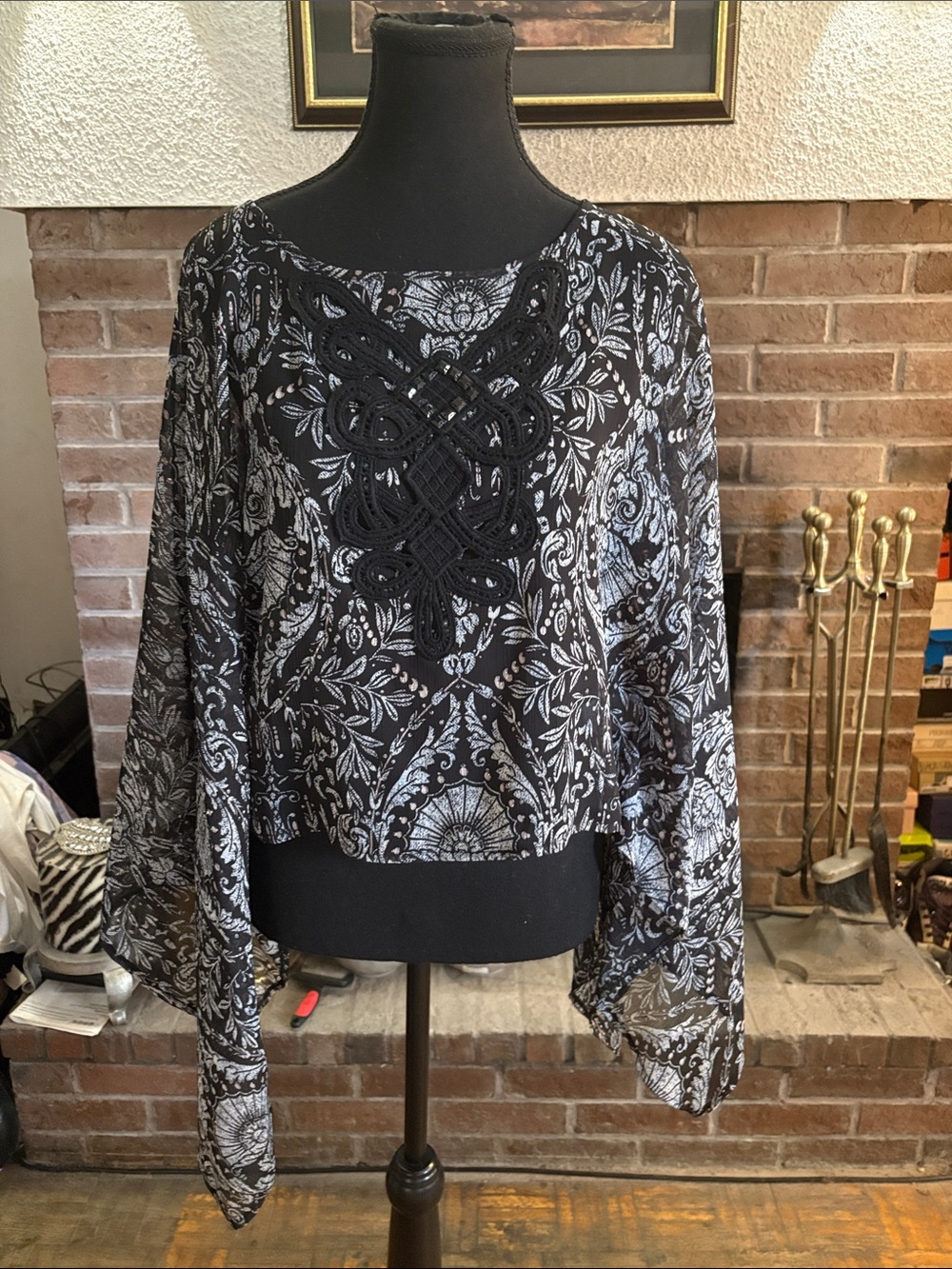 Black & White Floral Lace-Accent Women's Top